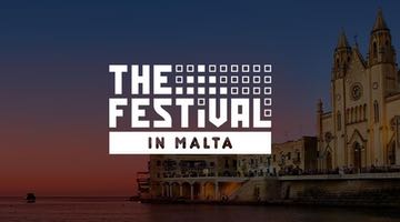 Logga för The Festival Malta samt en stad vid havet i bakgrunden.